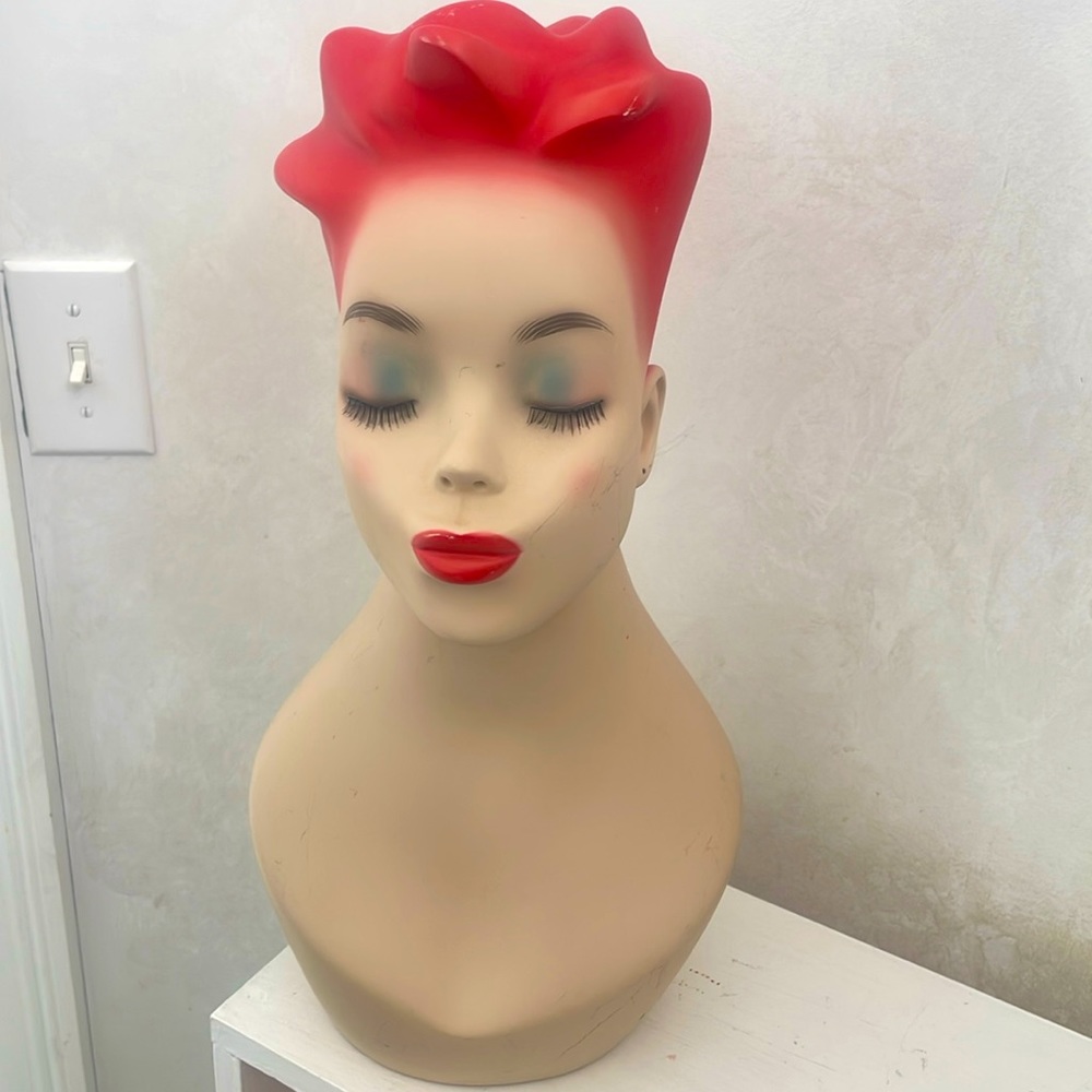 Unique head form for decor or jewelry display